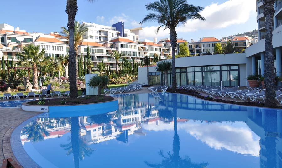 Holiday Hotel Pool